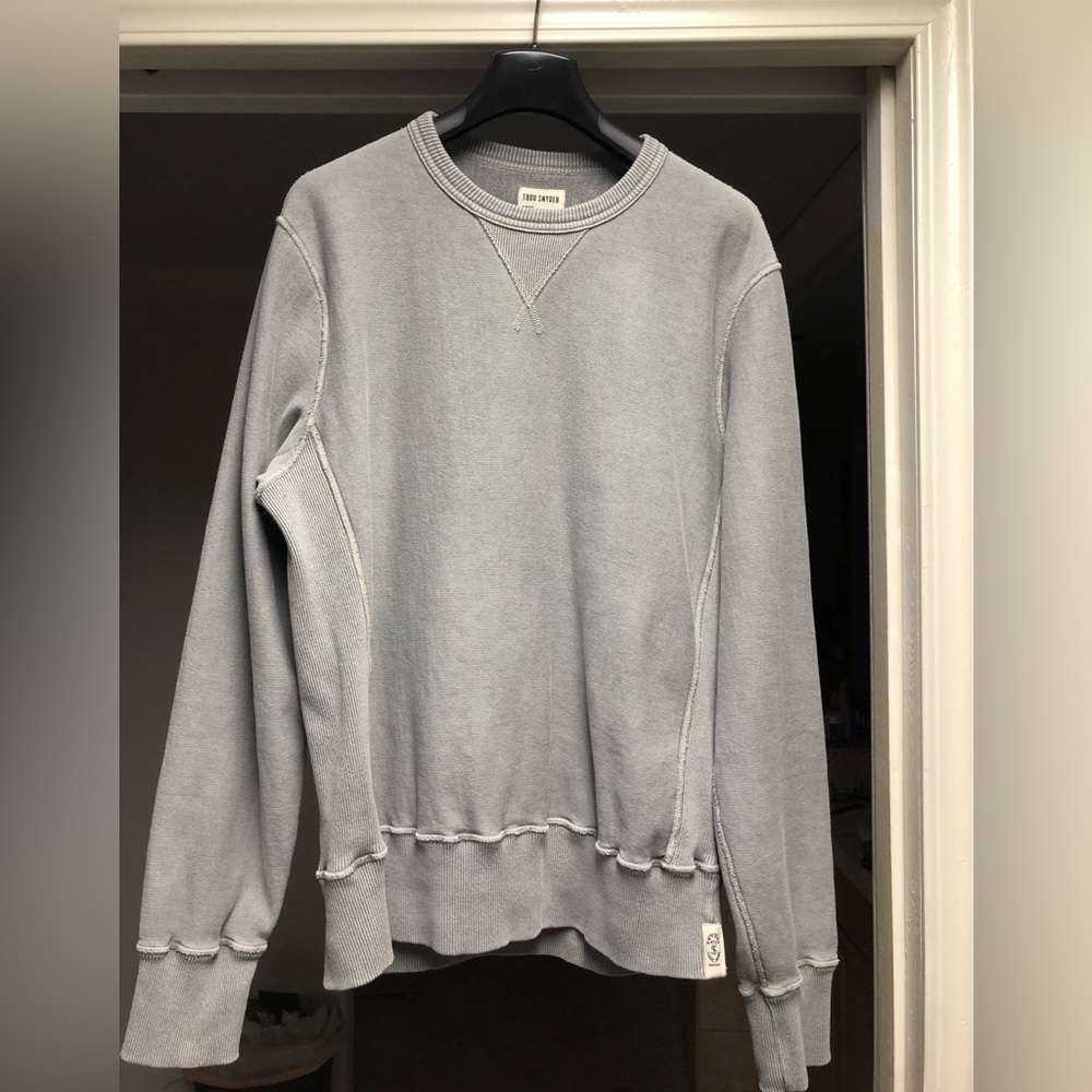 Todd Snyder, ISSUED BY: GARMENT DYED CREW SWEATSHIRT IN SILVER GREY. Medium. New